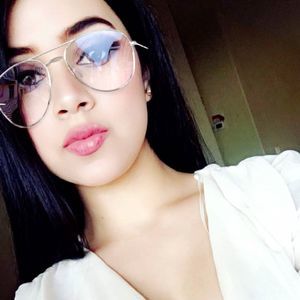 Meet your Posher, Evelyn